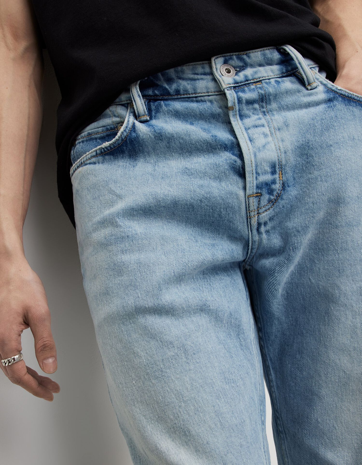 Shopper le jean Cigarette.